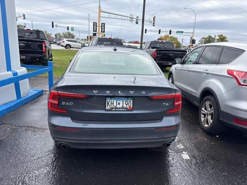 2019 Volvo S60 T6 Momentum