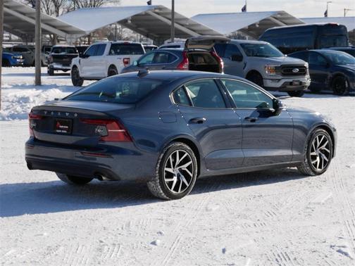 2019 Volvo S60 T6 Momentum