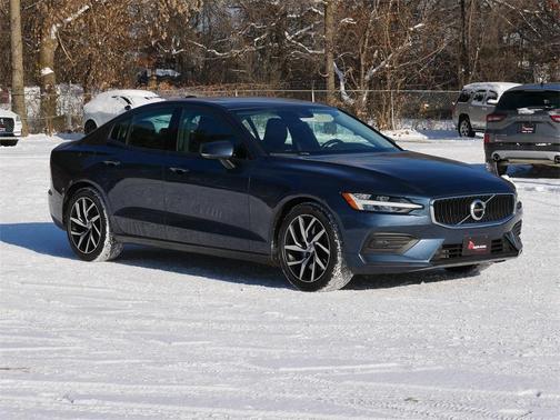2019 Volvo S60 T6 Momentum
