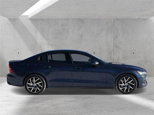 2019 Volvo S60 T6 Momentum
