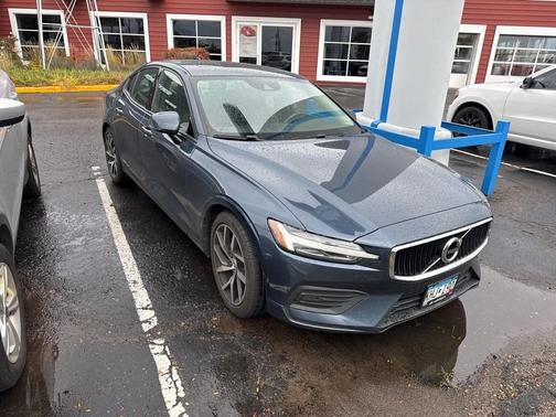 2019 Volvo S60 T6 Momentum