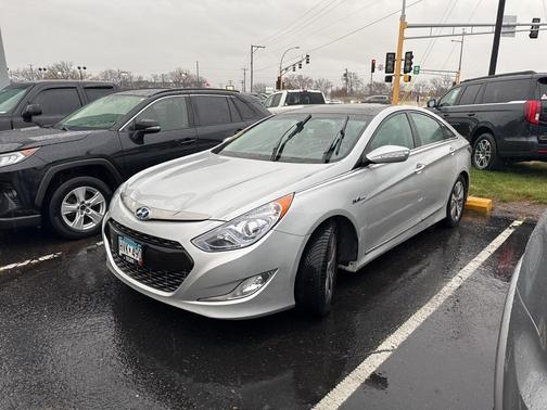 2015 Hyundai SONATA Hybrid Limited