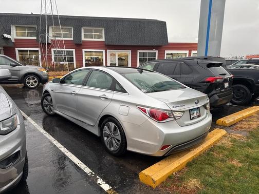 2015 Hyundai SONATA Hybrid Limited