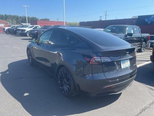 2024 Tesla Model Y Performance