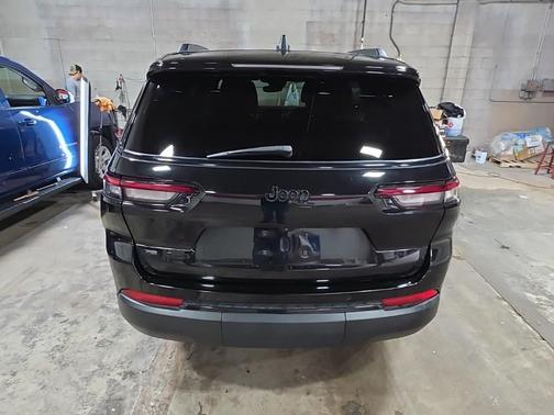 2022 Jeep Grand Cherokee L Laredo