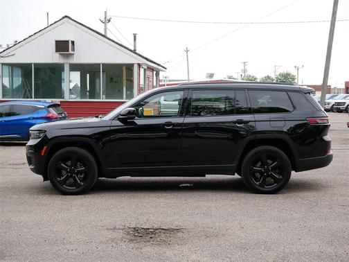 2022 Jeep Grand Cherokee L Laredo