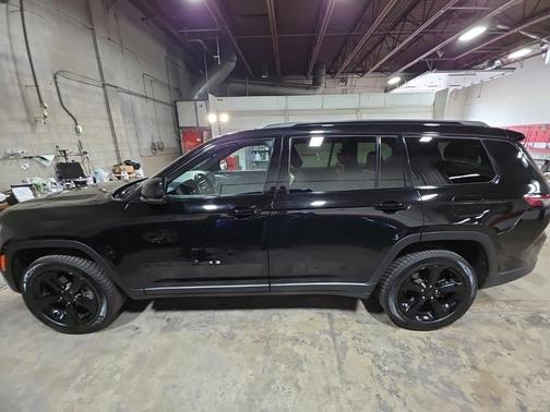 2022 Jeep Grand Cherokee L Laredo