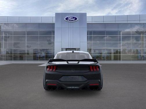 2025 Ford Mustang Dark Horse