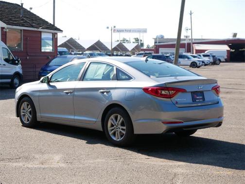 2016 Hyundai SONATA SE