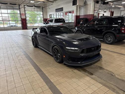 2024 Ford Mustang Dark Horse