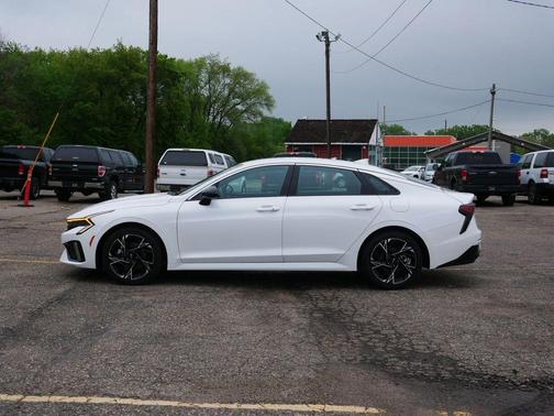 Snow White Pearl 2025 Kia K5 GT-Line