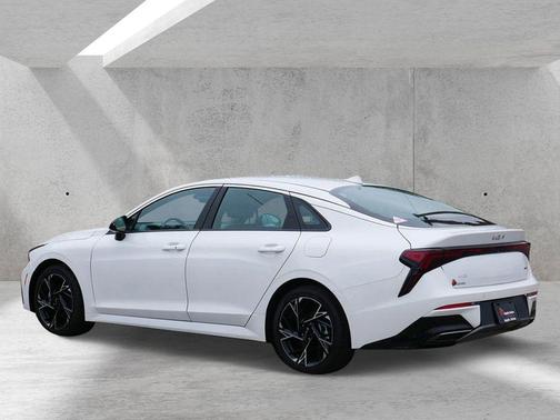 Snow White Pearl 2025 Kia K5 GT-Line