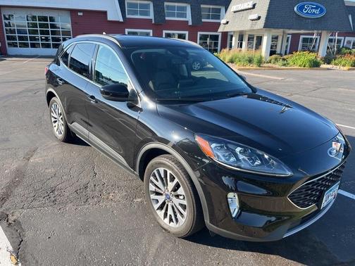 2022 Ford Escape Titanium