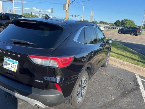 2022 Ford Escape Titanium