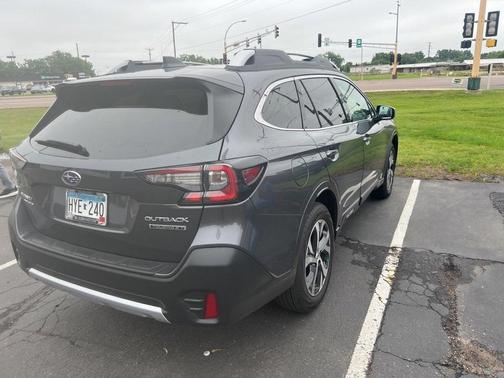 2022 Subaru Outback Touring XT
