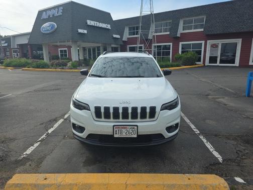 2022 Jeep Cherokee Latitude Lux
