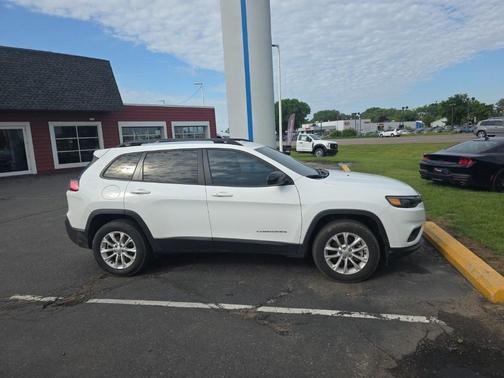 2022 Jeep Cherokee Latitude Lux
