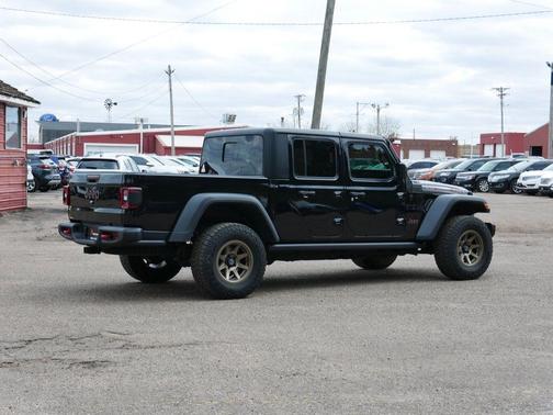 Black Clearcoat 2023 Jeep Gladiator Rubicon