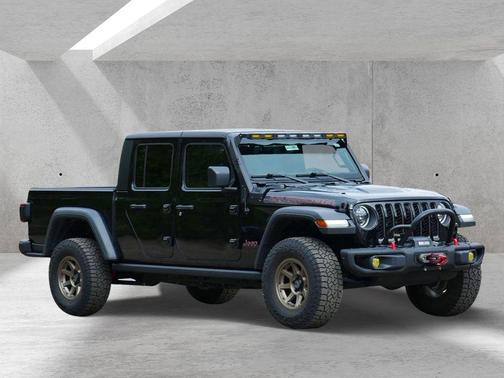 Black Clearcoat 2023 Jeep Gladiator Rubicon