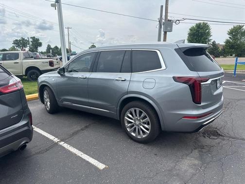 2023 Cadillac XT6 Premium Luxury FWD