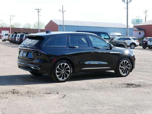 Black Metallic 2024 Lincoln Nautilus Reserve