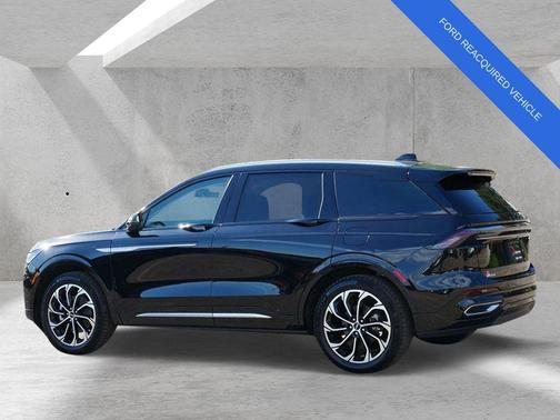 Black Metallic 2024 Lincoln Nautilus Reserve