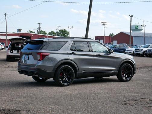 Gray Metallic 2023 Ford Explorer ST