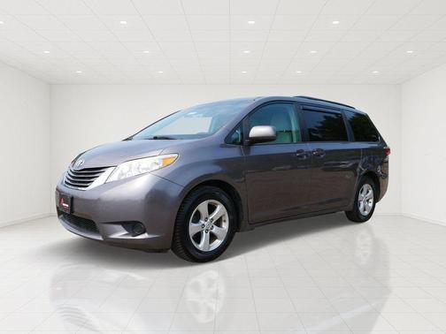 Predawn Gray Mica 2015 Toyota Sienna LE