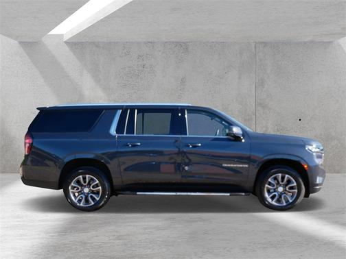 2022 Chevrolet Suburban LT
