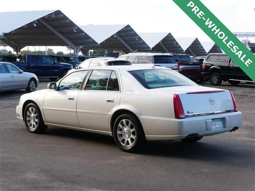 2010 Cadillac DTS Base