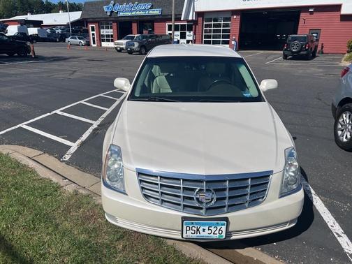 2010 Cadillac DTS Base
