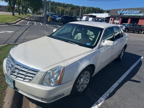 2010 Cadillac DTS Base