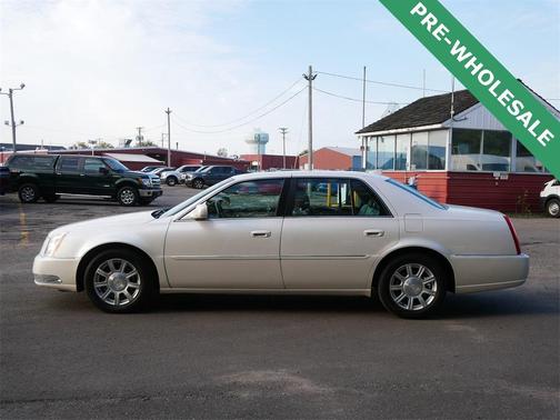 2010 Cadillac DTS Base