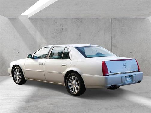 2010 Cadillac DTS Base