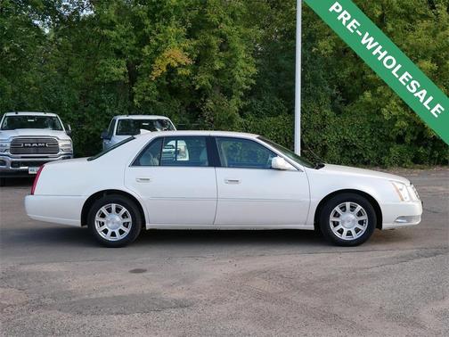 2010 Cadillac DTS Base