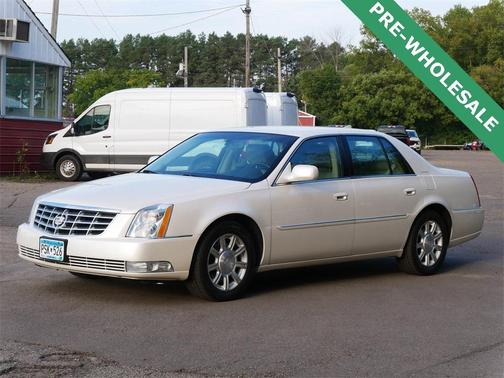 2010 Cadillac DTS Base