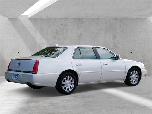 2010 Cadillac DTS Base