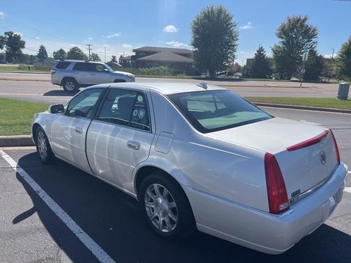 2010 Cadillac DTS Base