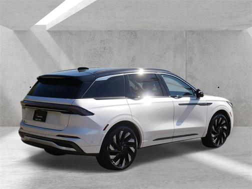 2024 Lincoln Nautilus Black Label