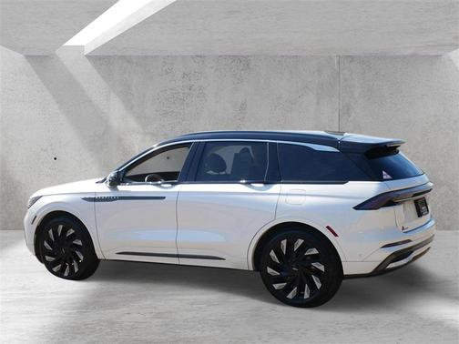 2024 Lincoln Nautilus Black Label