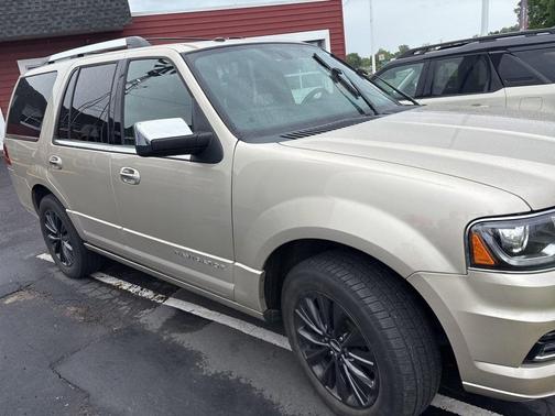 2017 Lincoln Navigator Select