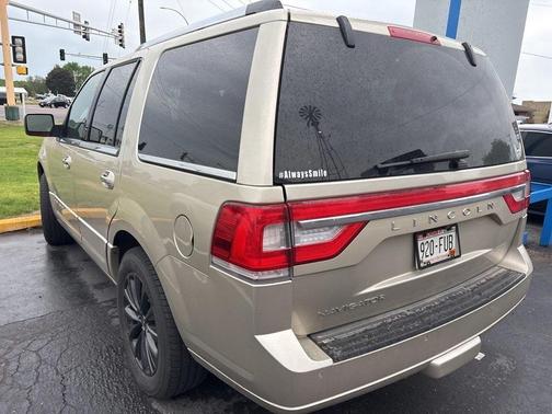 2017 Lincoln Navigator Select