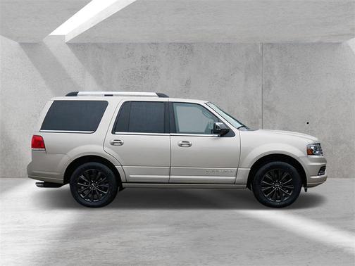 2017 Lincoln Navigator Select