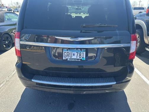 2014 Chrysler Town & Country Touring-L
