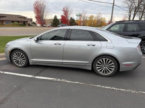 2020 Lincoln MKZ Standard