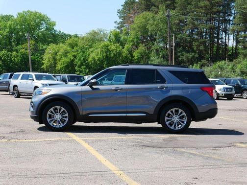 Gray Metallic 2023 Ford Explorer XLT