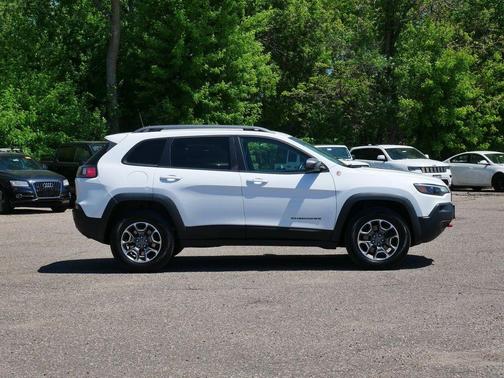 Bright White Clearcoat 2020 Jeep Cherokee Trailhawk