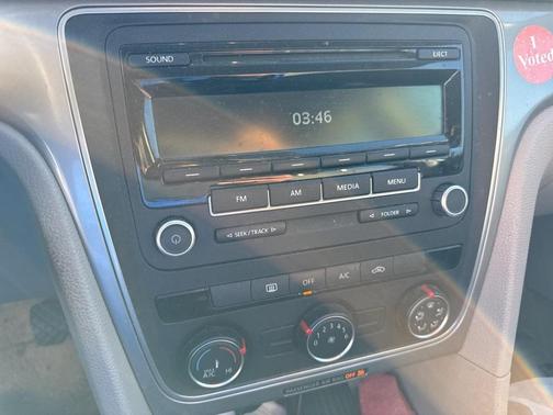 2014 Volkswagen Passat 2.5L S