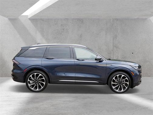 2024 Lincoln Nautilus Black Label