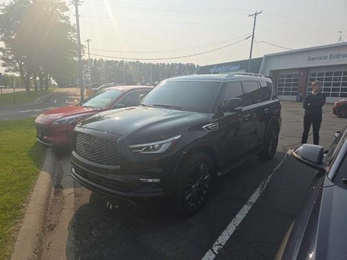 2023 INFINITI QX80 SENSORY